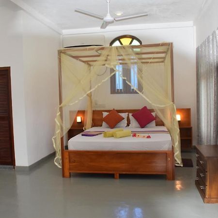 Mira Whales Resort Mirissa Buitenkant foto