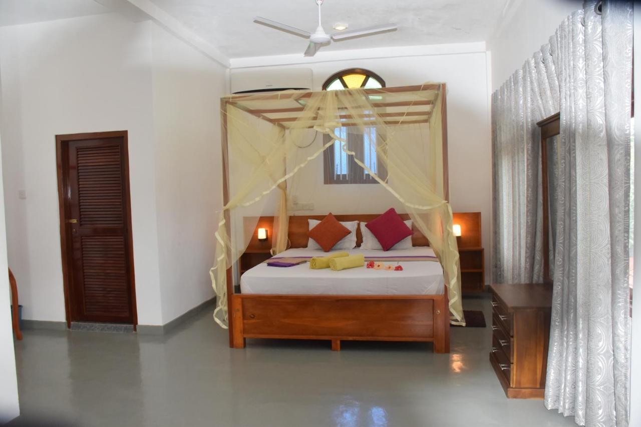 Mira Whales Resort Mirissa Buitenkant foto