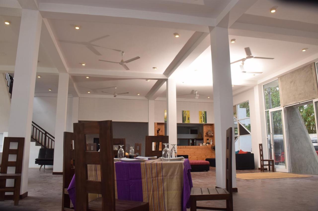 Mira Whales Resort Mirissa Buitenkant foto