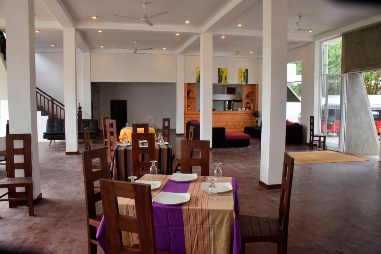 Mira Whales Resort Mirissa Buitenkant foto