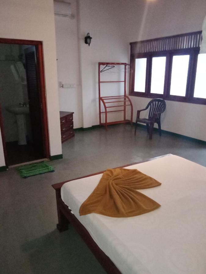 Mira Whales Resort Mirissa Buitenkant foto