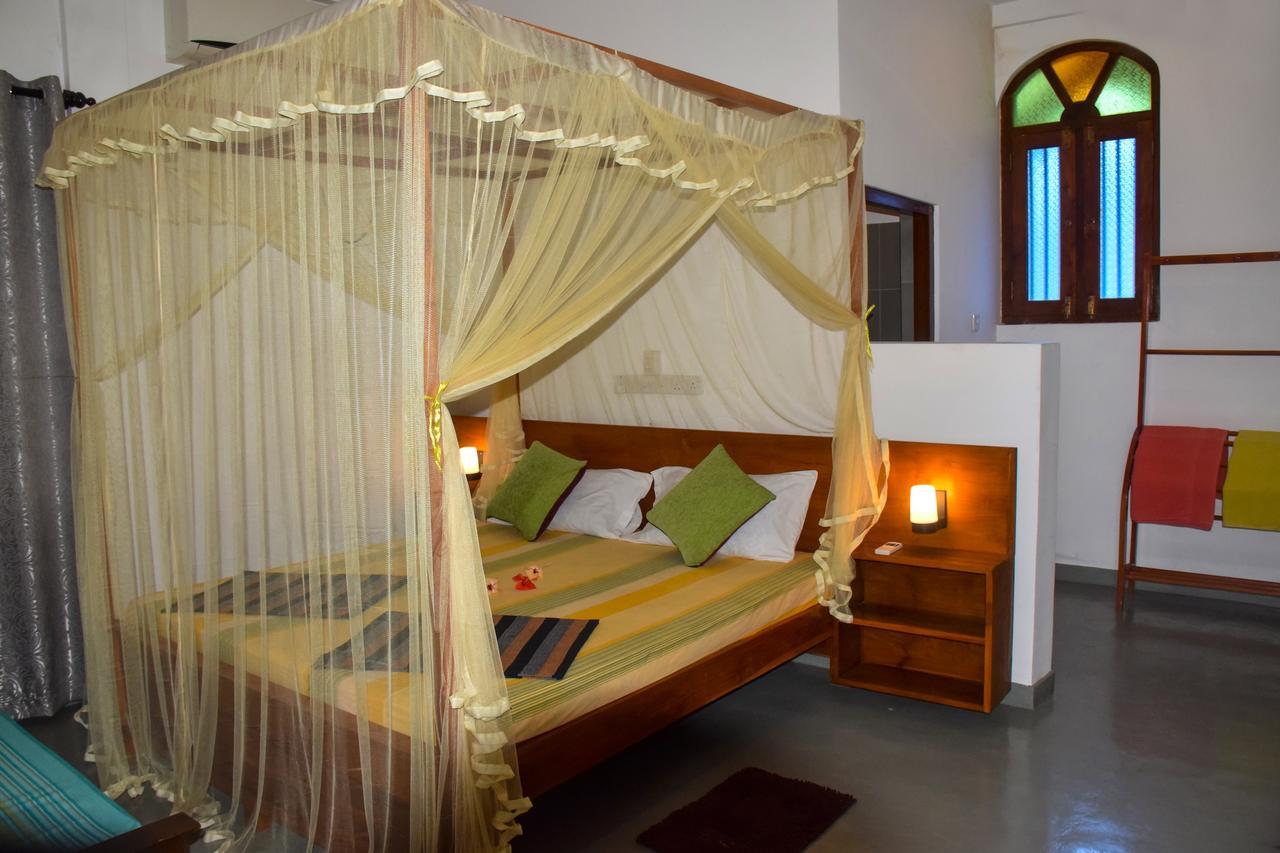Mira Whales Resort Mirissa Buitenkant foto