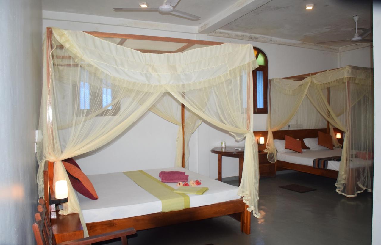 Mira Whales Resort Mirissa Buitenkant foto