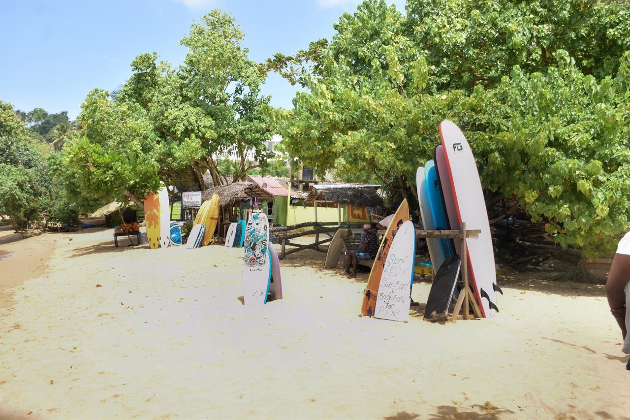 Mira Whales Resort Mirissa Buitenkant foto