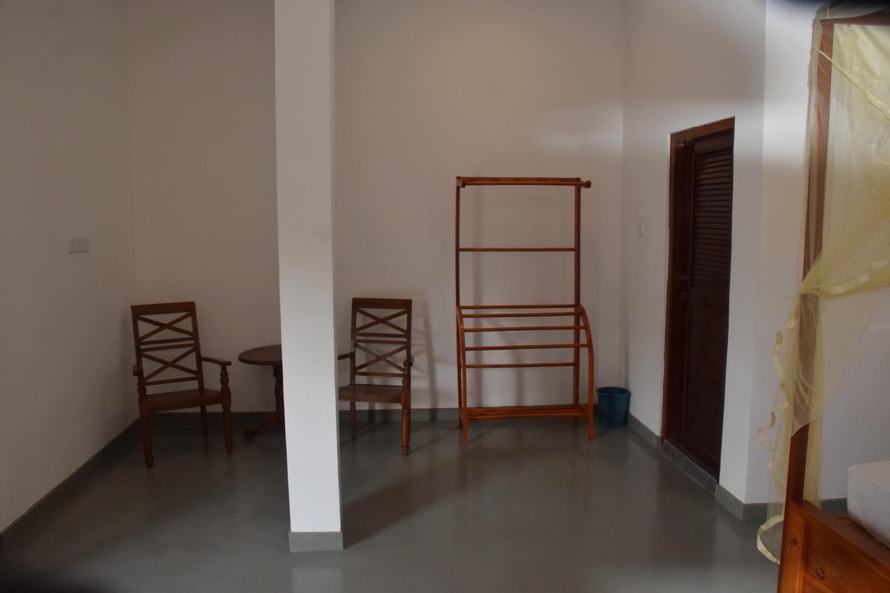Mira Whales Resort Mirissa Buitenkant foto